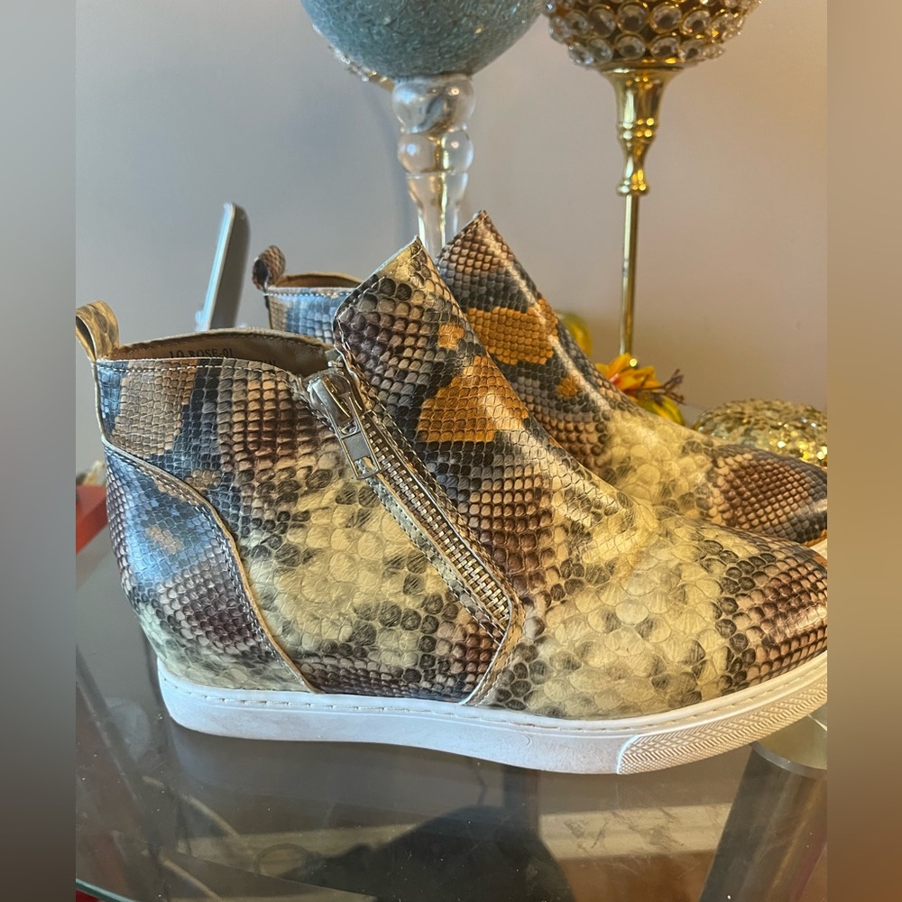 Faux Snake skin fall boots